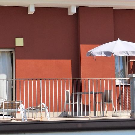 Vialeromadodici Rooms & Apartments Lazise Eksteriør bilde